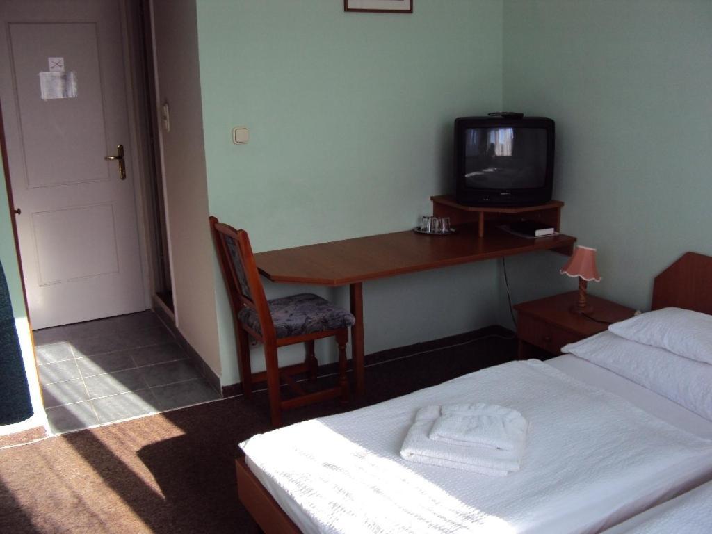 Bed and Breakfast Fuezi Panzio Шопрон Номер фото